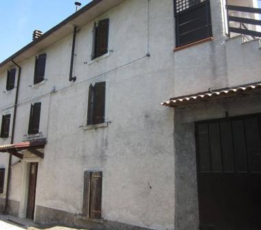 Casa indipendente in vendita a Camugnano, Frazione Guzzano
