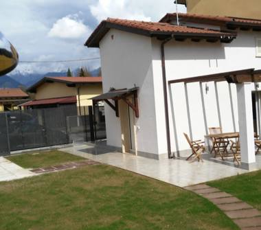 Affitto Casa Vacanze a Massa, Frazione Marina Di Massa, Via Trento 5