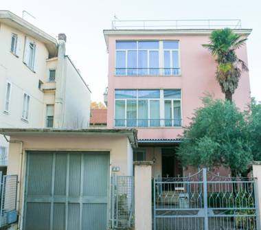 Villa in vendita a Frosinone, Frazione Centro città