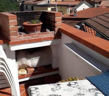 Porzione di casa in vendita a Carrara, Frazione Sorgnano, Via fratelli cervi 18
