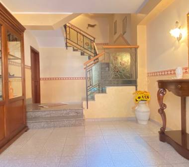 Casa indipendente in vendita a Militello in Val di Catania (Catania)