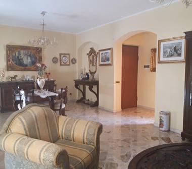 Quadrilocale in vendita a Palermo, Zona Camporeale, Piazza Principe di Camporeale 35