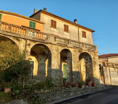 Casa indipendente in vendita a Beverino, Frazione Bracelli