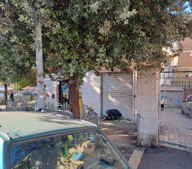 Negozio in affitto a Roma, Zona Pineta Sacchetti, Via Cardinale Garampi 179