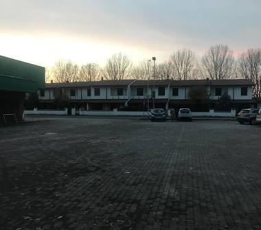 Capannone in vendita a Castelleone (Cremona), Via Ferravilla 14