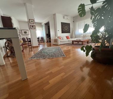 Quadrilocale in vendita a Bari, Zona Carrassi