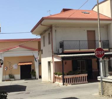 Casa indipendente in vendita a Motta San Giovanni (Reggio Calabria), Corso Italia 22
