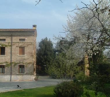 Rustico/Casale in vendita a Ostiglia, Frazione Correggioli