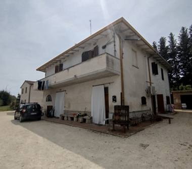 Casa indipendente in vendita a Bevagna (Perugia), Via Piandarca 29