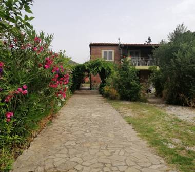 Casa indipendente in affitto a Posada, Frazione Monte Longu