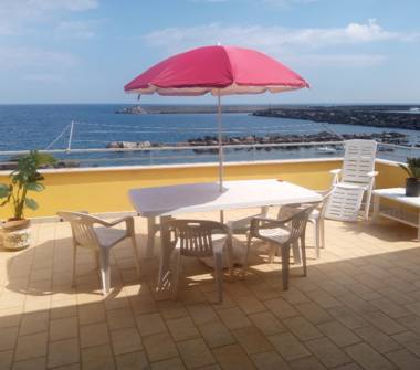 Affitto Appartamento Vacanze a Riposto (Catania), Via Cristoforo Colombo 54