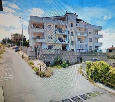 Quadrilocale in vendita a Crotone (Crotone), Via Repubblica Ceca 6