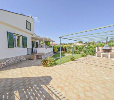 Affitto Villa Vacanze a Campofelice di Roccella (Palermo), Via Madonnina di Gibilmanna 23