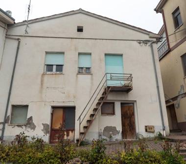 Casa indipendente in vendita a Teramo, Frazione Galeotti, Strada Provinciale 18 1