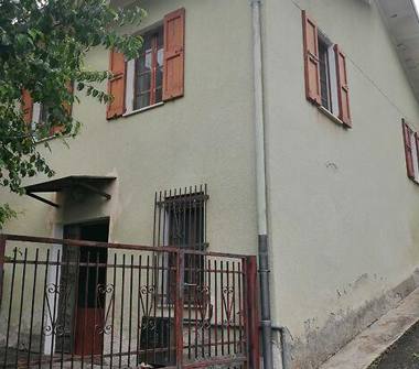 Casa indipendente in vendita a Neviano degli Arduini, Frazione Ceretolo, via Vignetta 1