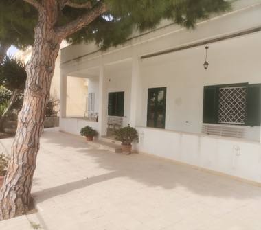 Affitto Villa Vacanze a Leporano, Frazione Gandoli, Via Pini 1