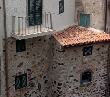 Casa indipendente in vendita a Castiglione di Sicilia (Catania), Via Armando Diaz 30