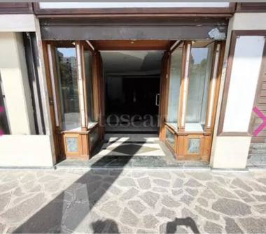 Negozio in affitto a Roma, Zona Spinaceto, viale eroi di cefalonia 227 00128
