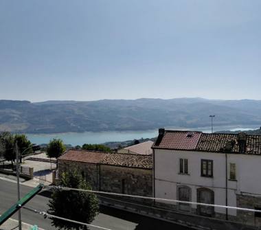 Casa indipendente in vendita a Macchia Valfortore (Campobasso), Via Santa Maria del Bagno 23