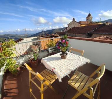 Affitto Casa Vacanze a Pietrabruna (Imperia), Via Edmondo de Amicis 2