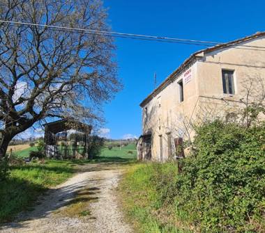 Rustico/Casale in vendita a Monte Roberto (Ancona)
