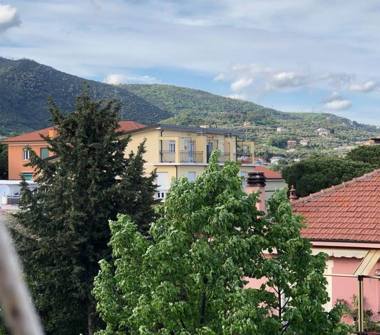 Trilocale in vendita a Loano (Savona), Via Dante Alighieri 25