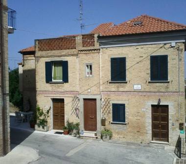 Porzione di casa in vendita a Montalto delle Marche, Frazione Patrignone, Via IV Novembre 3