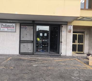 Negozio in affitto a Frosinone, Frazione Centro città, Via Piave 50
