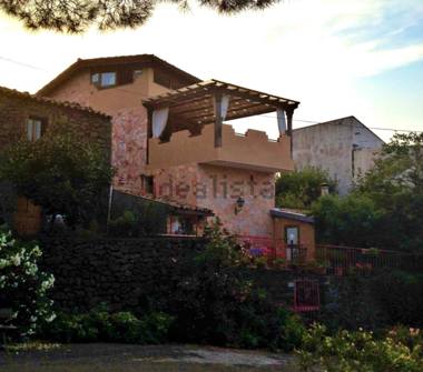 Casa indipendente in vendita a Sant'Alfio (Catania), Via Nucifori 1