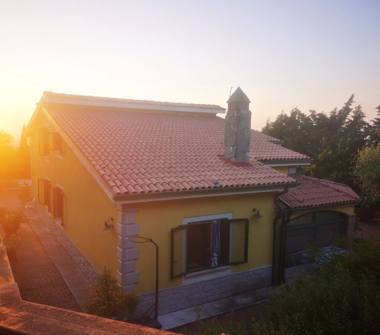 Villa in vendita a Monteleone di Puglia (Foggia)