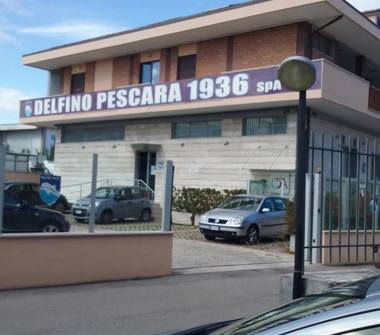 Negozio in vendita a Pescara, Frazione Centro città, via arrone 14