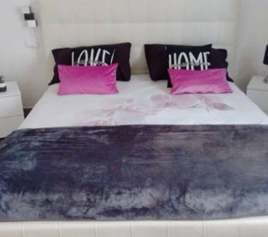 Casa indipendente in affitto a Mondragone (Caserta), Via Domiziana 86