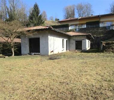 Magazzino in affitto a Albino, Frazione Vall'alta, Via Molinello 5