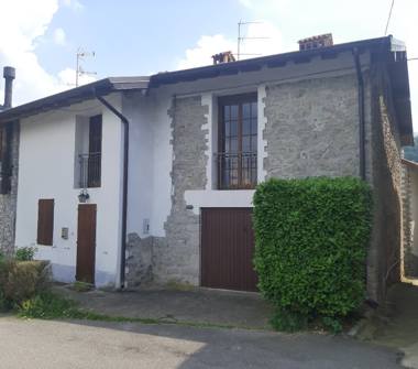 Porzione di casa in vendita a Zogno, Frazione Camonier, Via Camonier 23