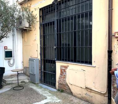 Ufficio in affitto a Pietrasanta, Frazione Marina Di Pietrasanta, Piazza della Repubblica 3