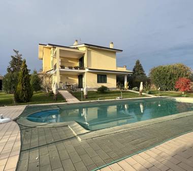 Villa in vendita a Collecorvino, Frazione Villa Barberi