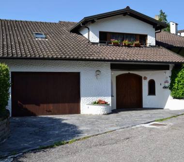 Villa in vendita a Saltrio (Varese)