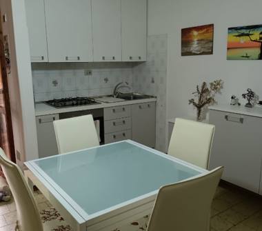 Bilocale in vendita a Comacchio, Frazione Lido Degli Estensi, Viale Giacomo Leopardi 85