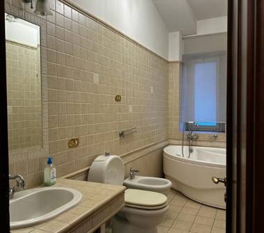 Quadrilocale in vendita a Catania, Zona Viale Vitt. Veneto