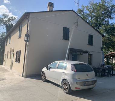Casa indipendente in vendita a Forlì, Frazione Selva