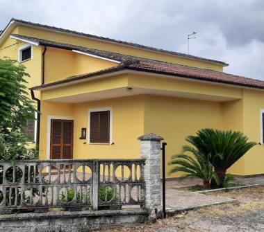 Villa in vendita a Pico (Frosinone), Via Mola d'Azimo 1