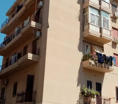 Trilocale in vendita a Palermo, Zona Zisa, Via Re Tancredi 74