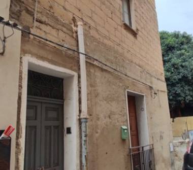 Palazzo/Stabile in vendita a Gela (Caltanissetta), Via G. Gozzi 5