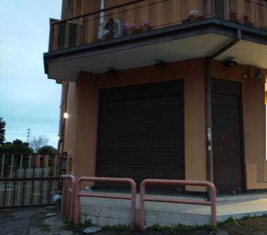 Negozio in vendita a Fiumicino, Frazione Torrimpietra, via aurelia 2849