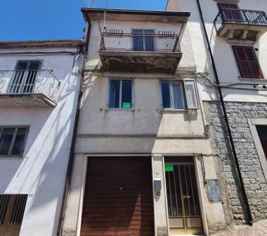 Casa indipendente in vendita a Belmonte del Sannio (Isernia), Via roma 26