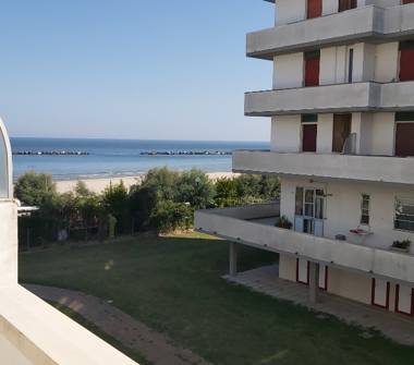 Bilocale in vendita a Ravenna, Zona Lido Adriano, Viale Francesco Petrarca 244