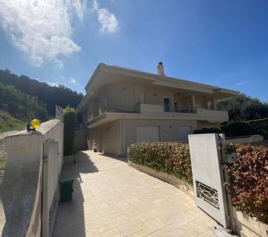 Quadrilocale in affitto a Vibo Valentia, Frazione Vibo Marina, via longobardi 1 traversa