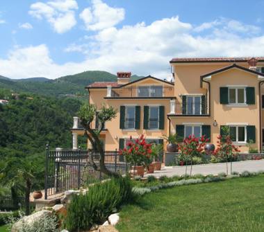 Appartamento in vendita a Trieste, Frazione Santa Croce Di Trieste