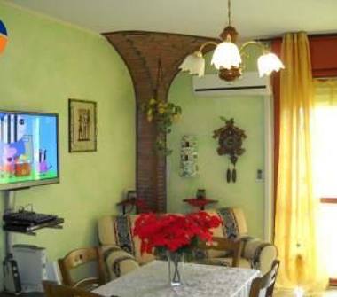 Quadrilocale in vendita a Genova, Zona Rivarolo