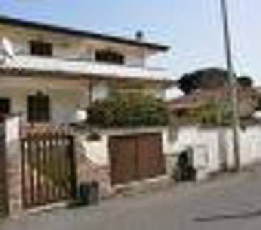 Villetta a schiera in vendita a Pomezia, Frazione Torvaianica Alta